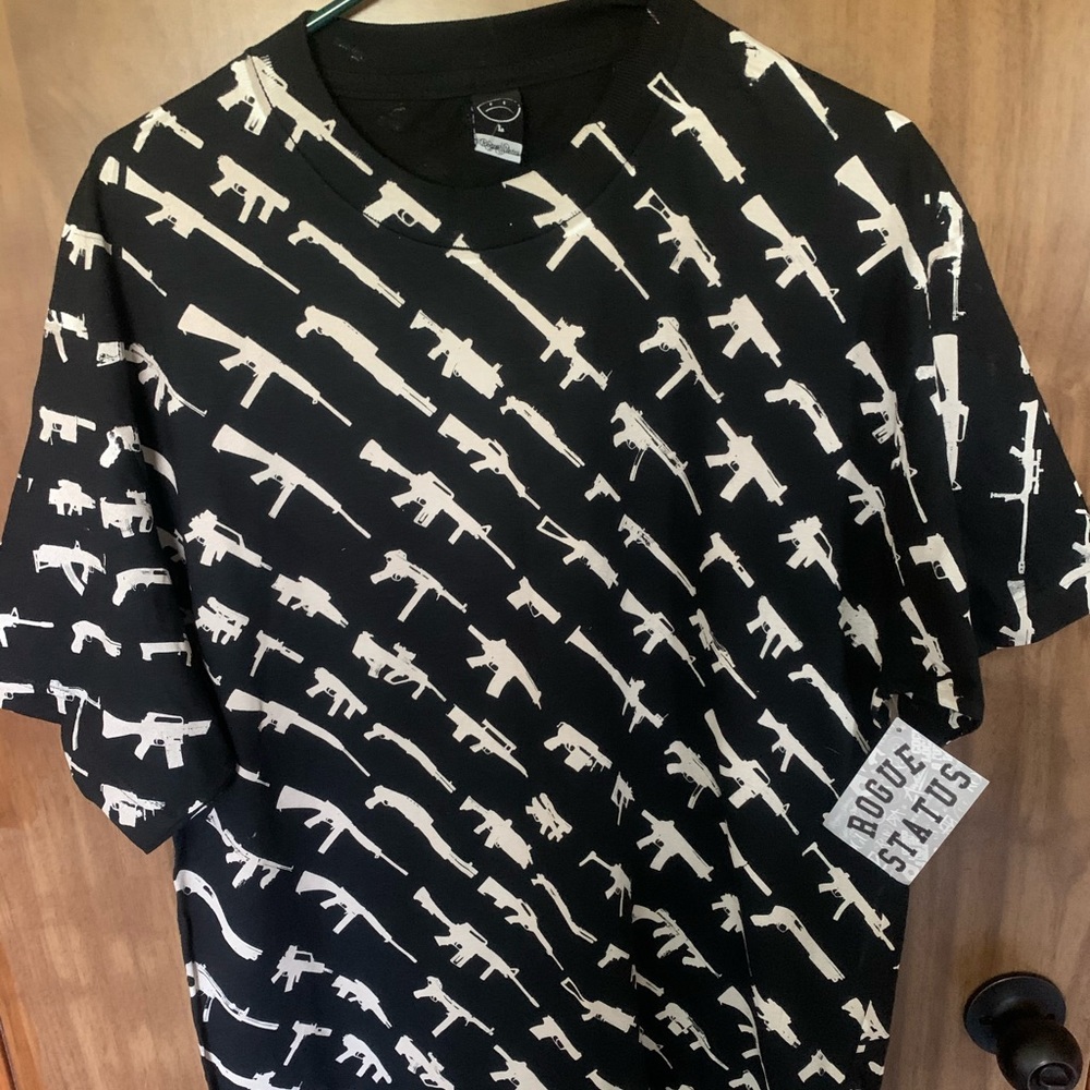 NWT Rogue Status Gun Show Mens L Black T-Shirt